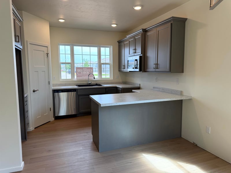 2207 Golden Gate Dr, Appleton, WI 54913