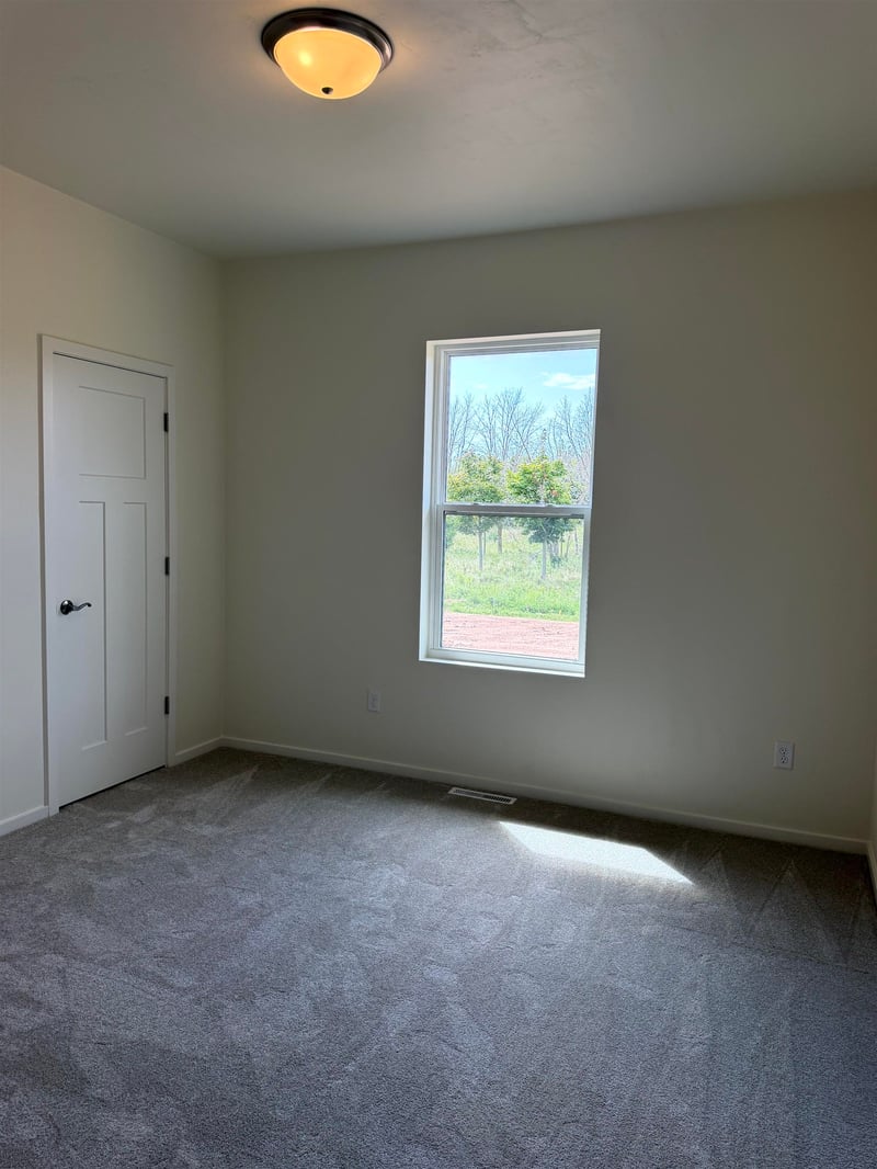 2207 Golden Gate Dr, Appleton, WI 54913