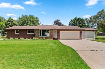 2365 Nicole Ann Cir, Green Bay, WI 54311-6441