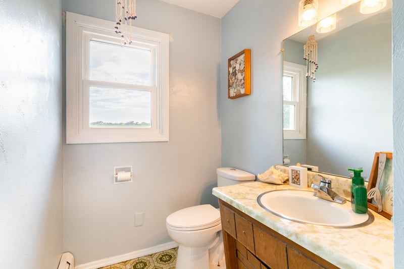 436 Robert Ln, Green Bay, WI 54311