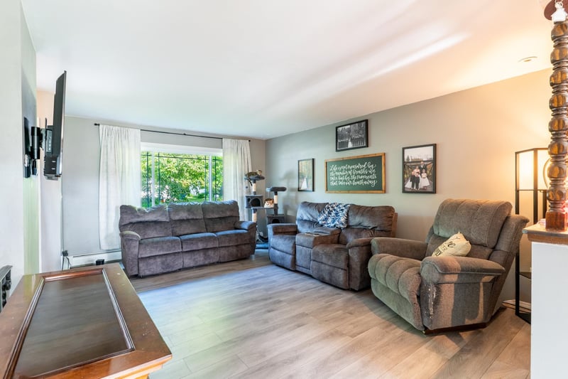 436 Robert Ln, Green Bay, WI 54311