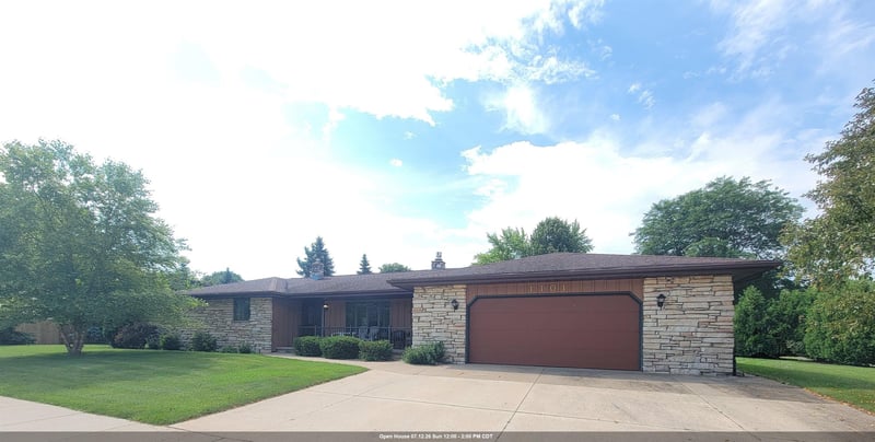 1101 Meadow Grove Blvd, Appleton, WI 54915