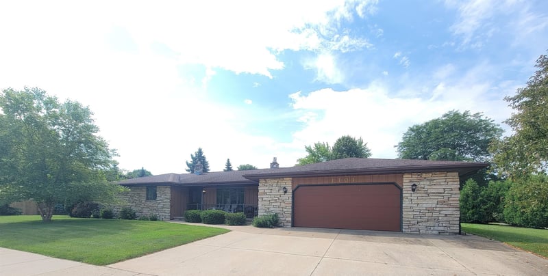 1101 Meadow Grove Blvd, Appleton, WI 54915