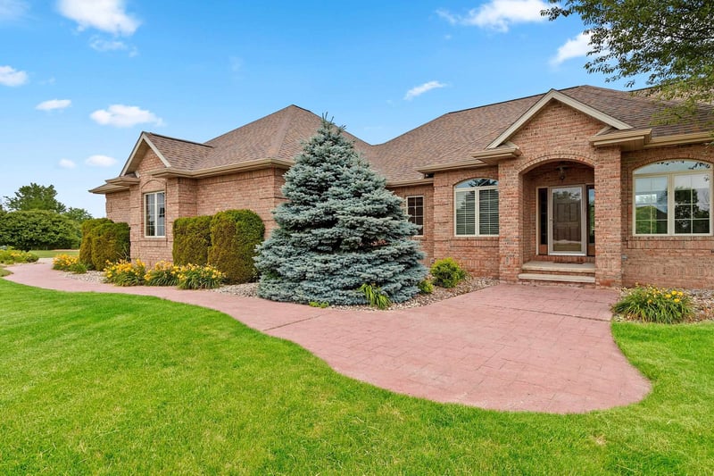 11 Corn Silk Ct, Wrightstown, WI 54180-1181