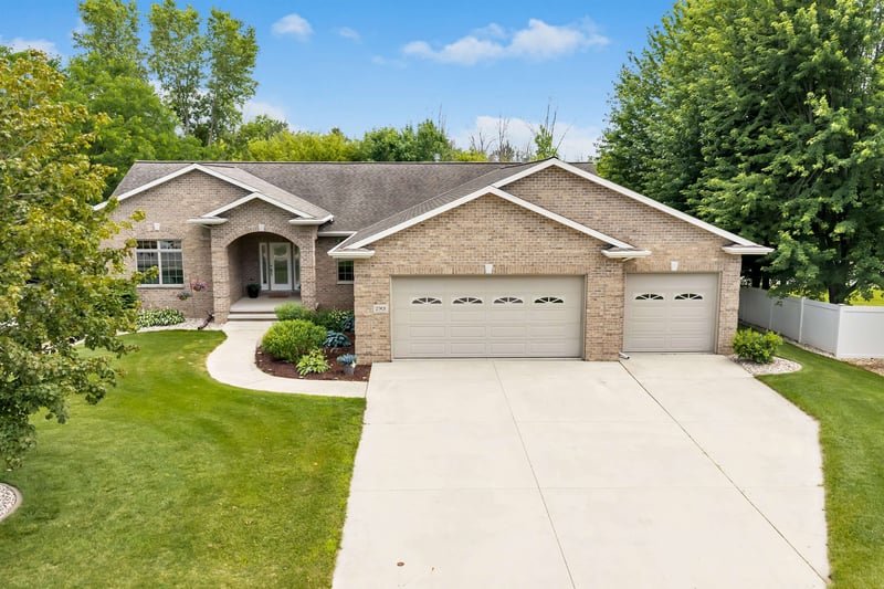 2901 Moose Creek Trl, Green Bay, WI 54313-3251