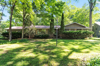 1338 Ken Dr, Green Bay, WI 54313-5878