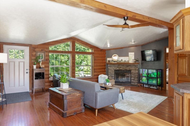 2941 Huebscher Rd, Abrams, WI 54101