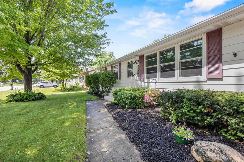 1510 Lindale Ln, Green Bay, WI 54313