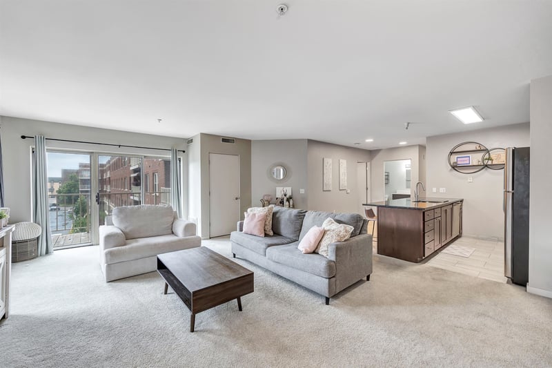 118 Washington St #304B, Green Bay, WI 54301