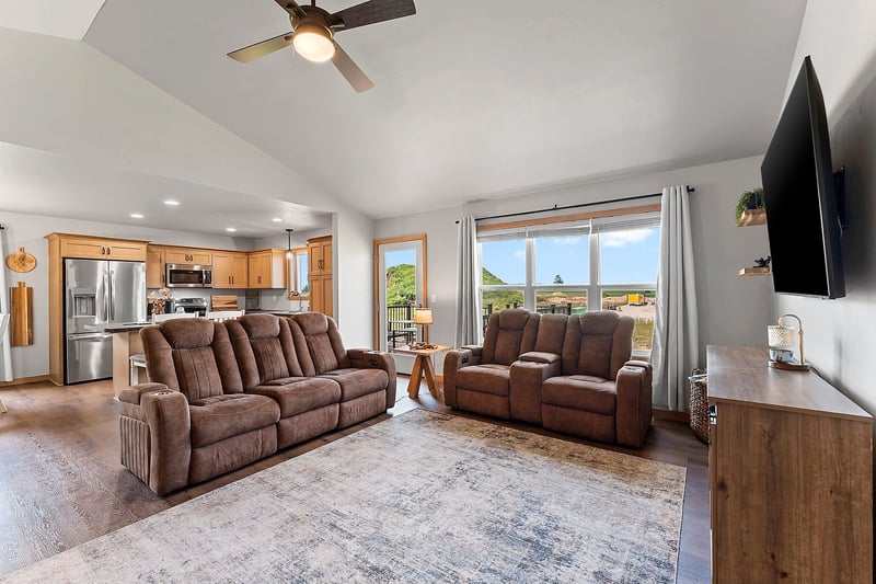 1645 Frontier Rd, Luxemburg, WI 54217