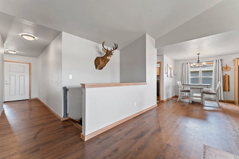 1645 Frontier Rd, Luxemburg, WI 54217