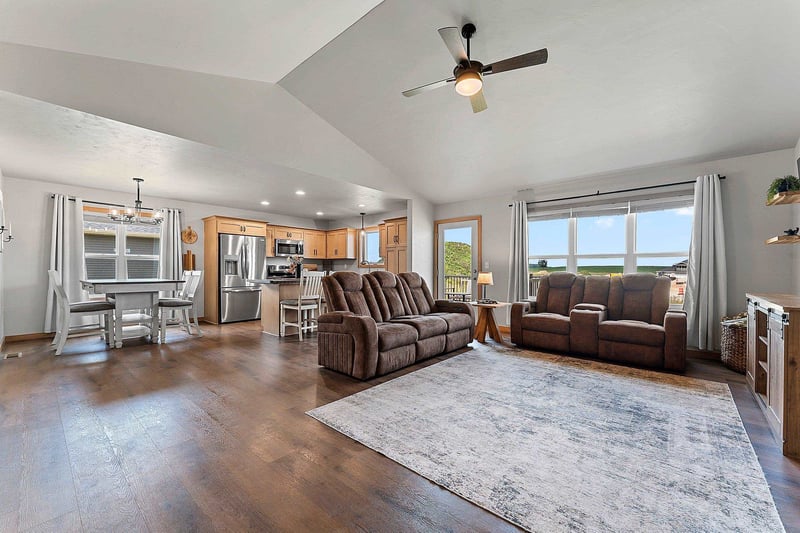 1645 Frontier Rd, Luxemburg, WI 54217
