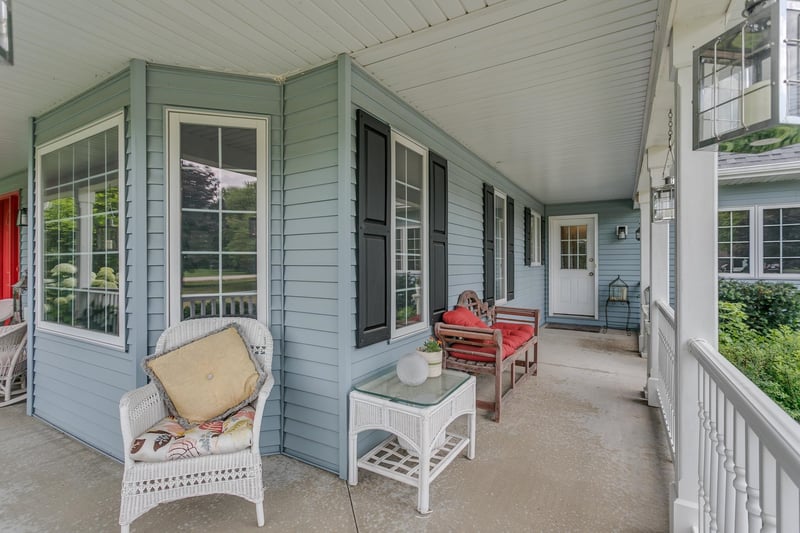 3040 Windfield Dr, Neenah, WI 54956