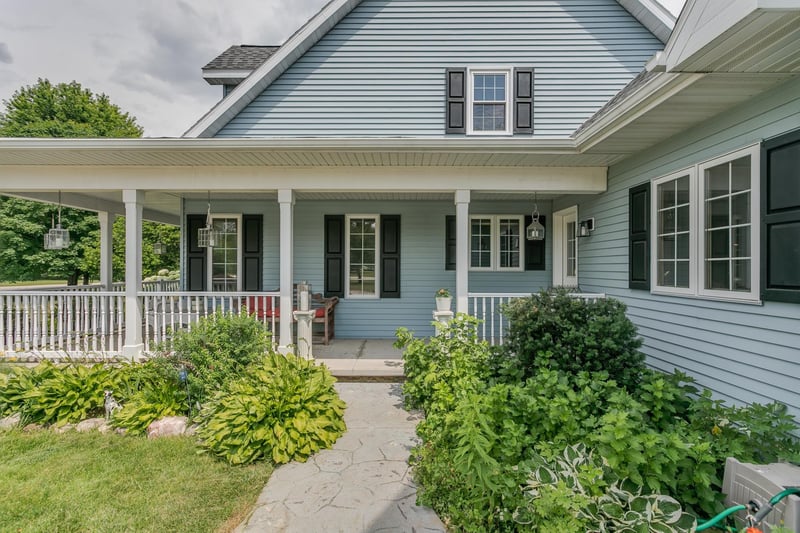 3040 Windfield Dr, Neenah, WI 54956