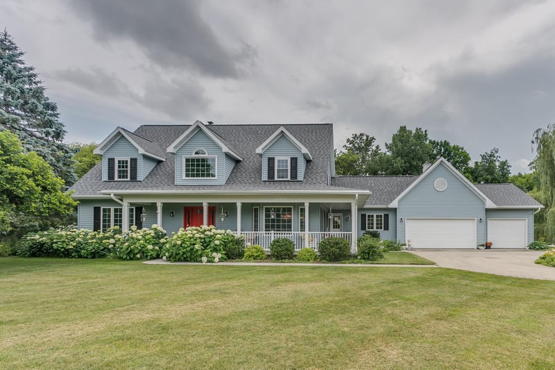 3040 Windfield Dr, Neenah, WI 54956