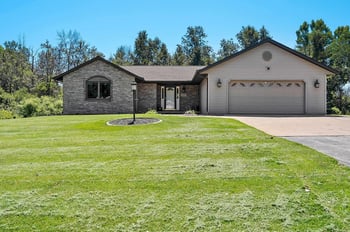 1397 Wellington Dr, Green Bay, WI 54173