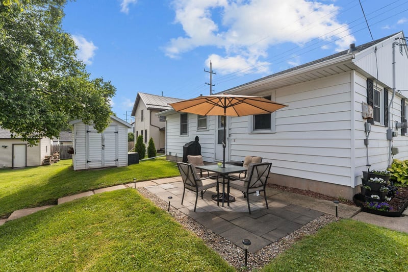 312 10th St, Kaukauna, WI 54130