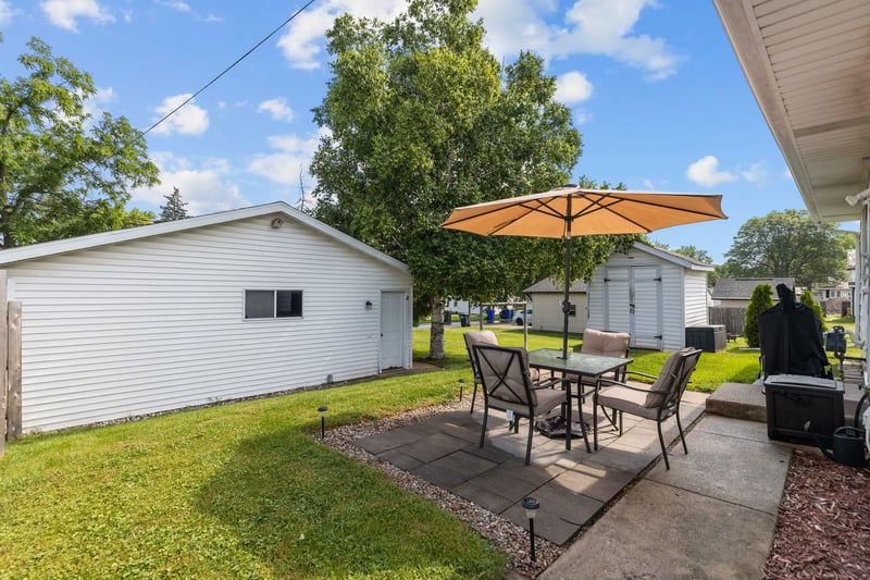 312 10th St, Kaukauna, WI 54130