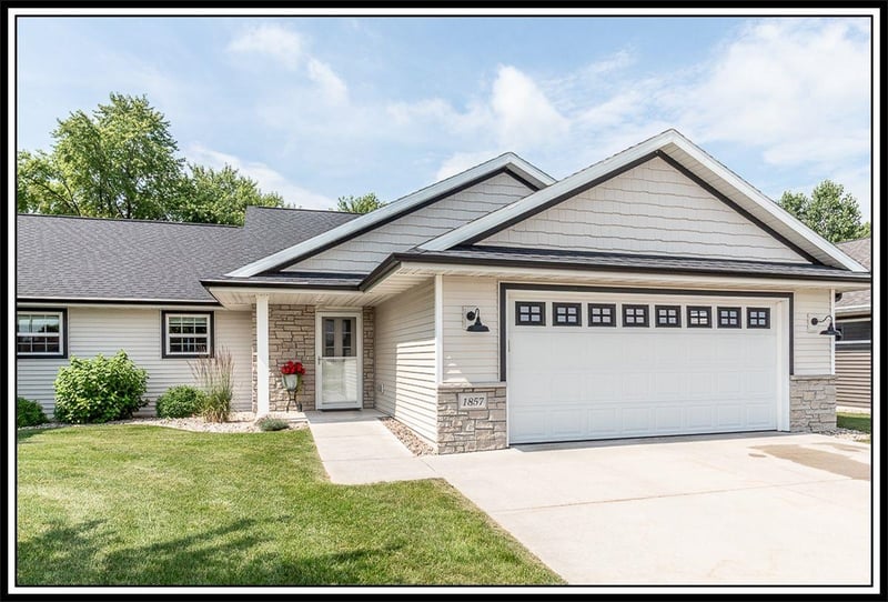1857 Southbridge Rd, De Pere, WI 54115-8578
