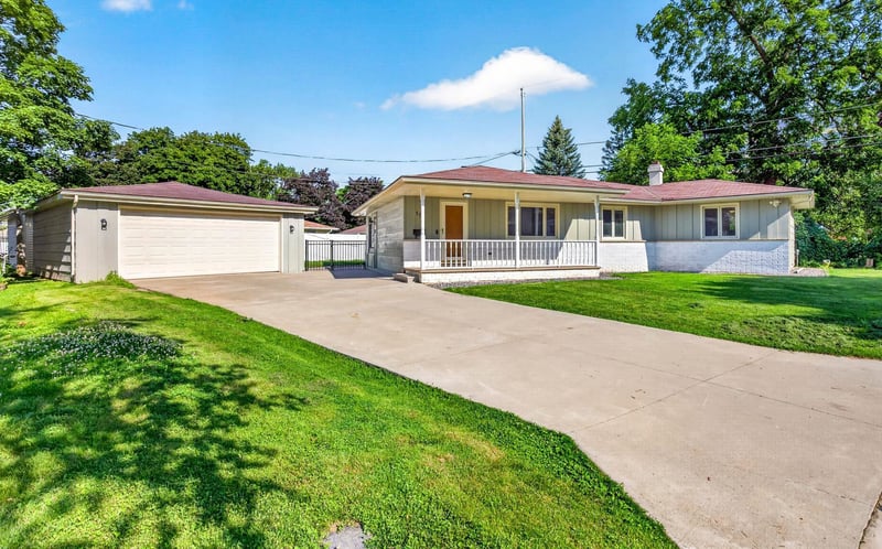 11 Willow Ct, Appleton, WI 54911