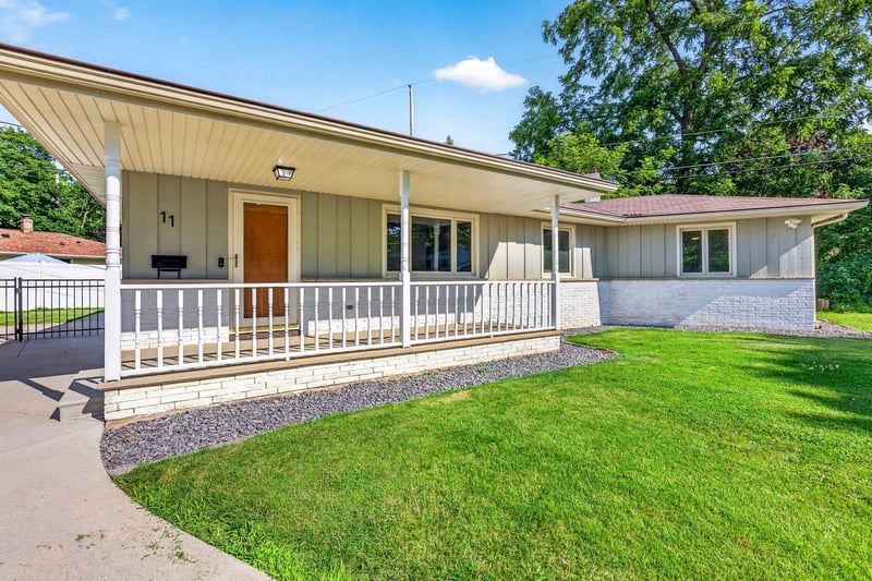 11 Willow Ct, Appleton, WI 54911