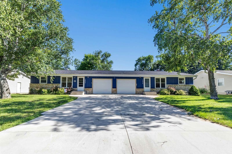 1827 Cormier Rd, Green Bay, WI 54313