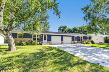 1827 Cormier Rd, Green Bay, WI 54313