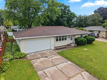 1366 Rockdale St, Green Bay, WI 54304-3128