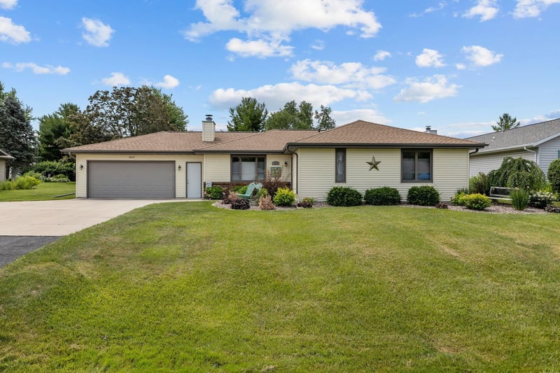 2623 W Sunnyview Cir, Appleton, WI 54914