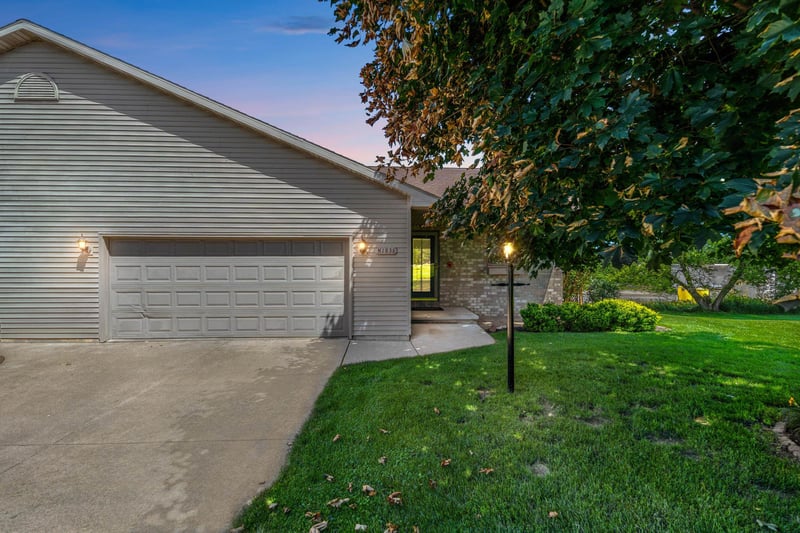 N1838 Hyacinth Ct, Greenville, WI 54942