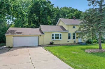3288 Peterson Rd, Green Bay, WI 54311-7238