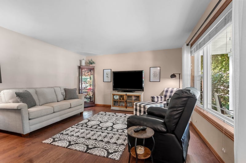 2842 Mayflower Rd, Green Bay, WI 54311