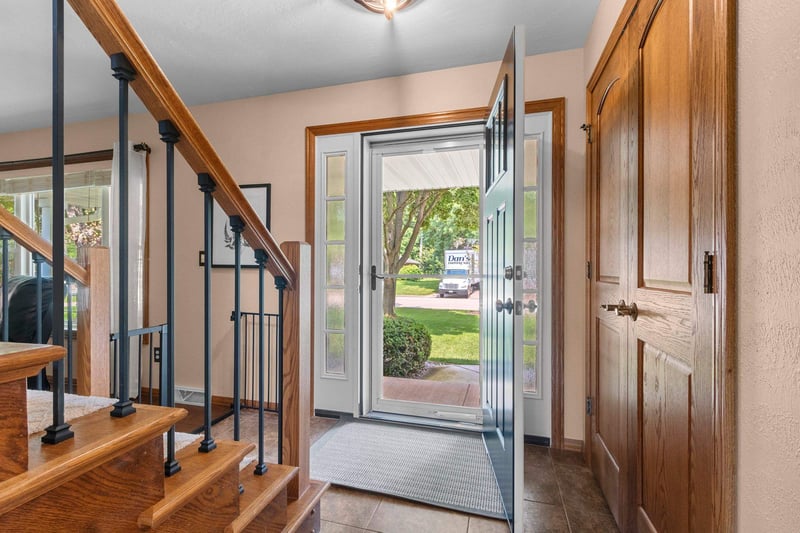 2842 Mayflower Rd, Green Bay, WI 54311
