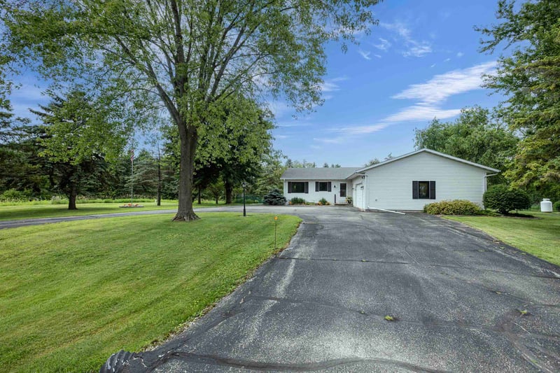 W5358 County Road A, Black Creek, WI 54106