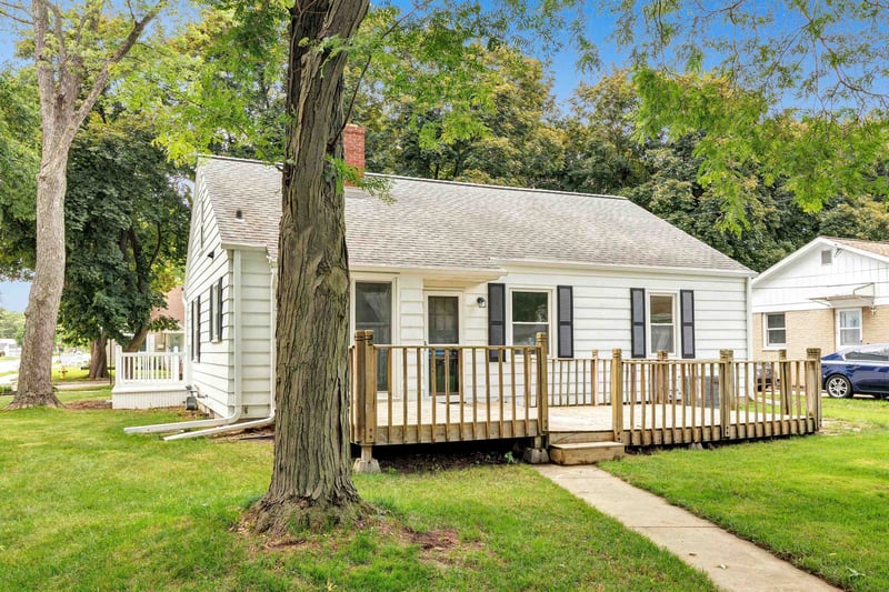1002 Winford Ave, Green Bay, WI 54303