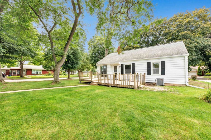 1002 Winford Ave, Green Bay, WI 54303