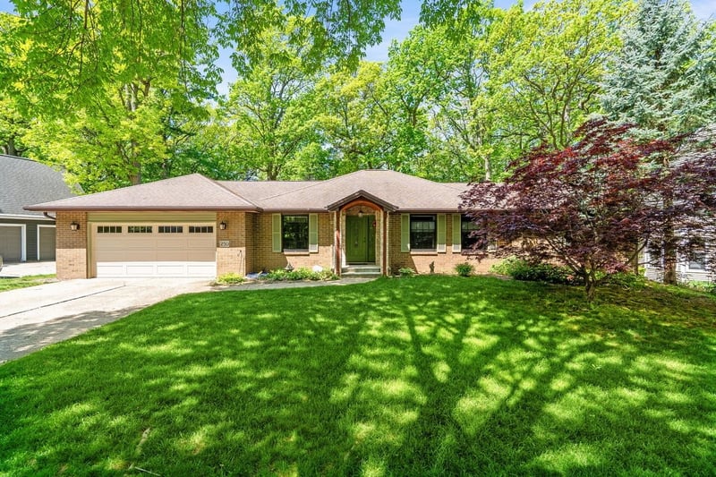250 Traders Point Ln, Green Bay, WI 54302-5235