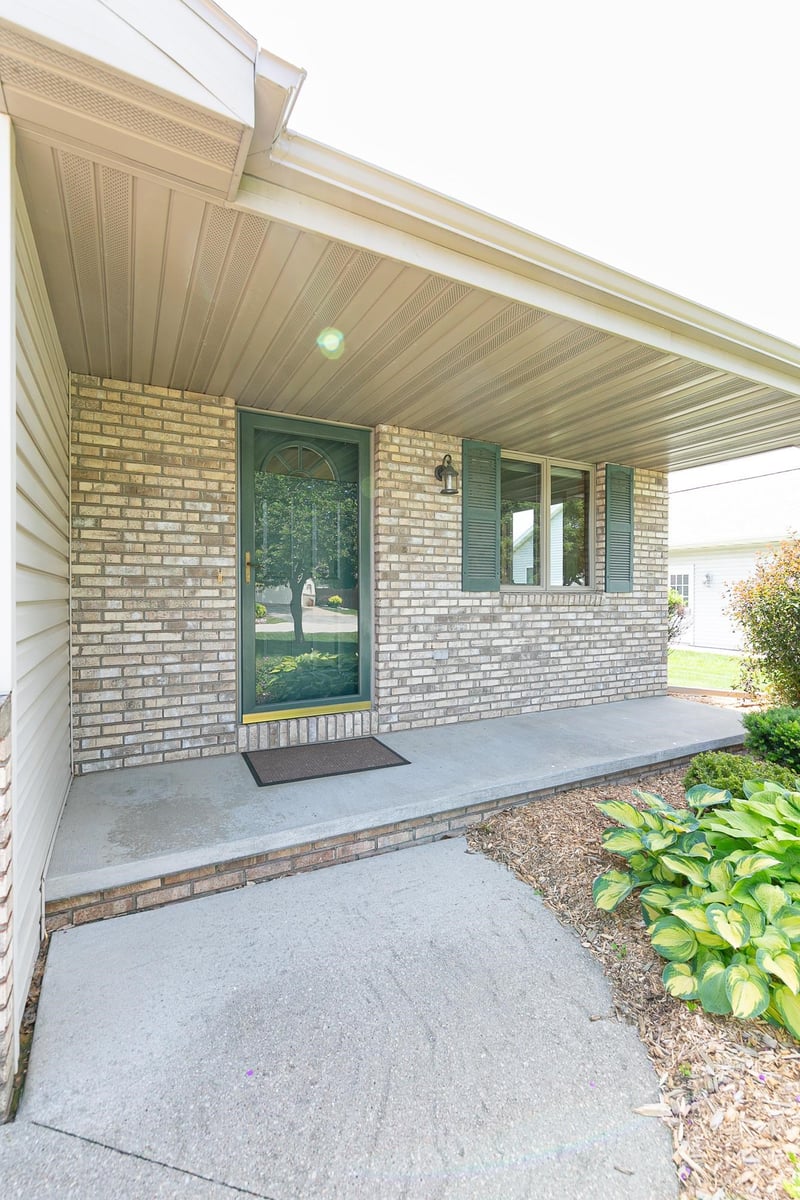 W2759 Brookhaven Dr, Appleton, WI 54915