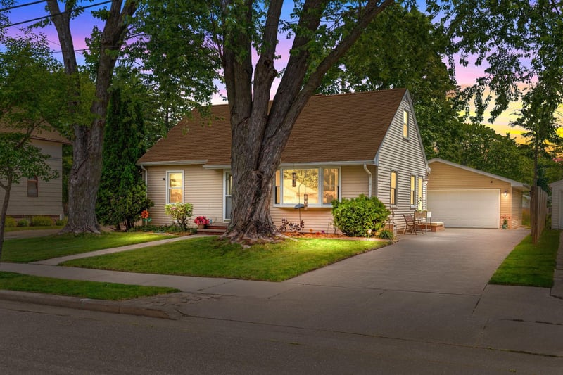 418 Weimar St, Appleton, WI 54915