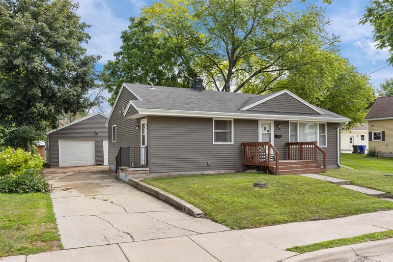 128 Mckinley St, Kaukauna, WI 54130