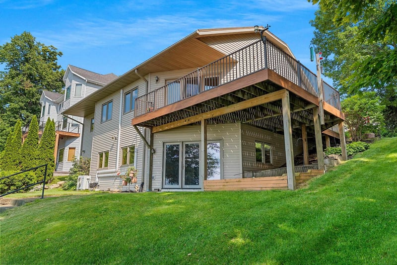 5153 Edgewater Beach Rd, Green Bay, WI 54311-9731