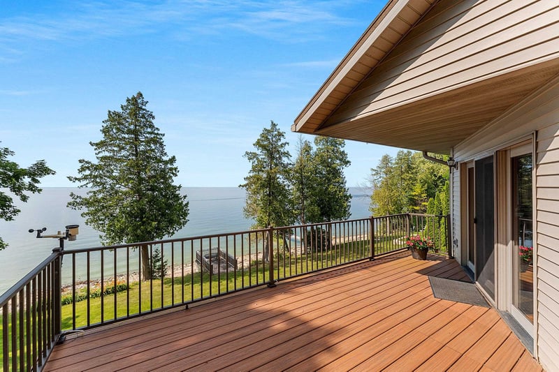 5153 Edgewater Beach Rd, Green Bay, WI 54311-9731