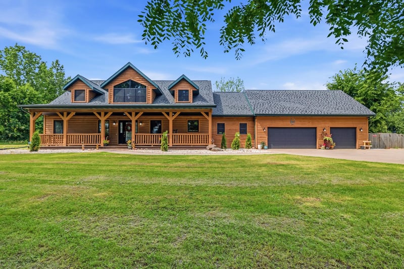 4526 Kolb Rd, Oshkosh, WI 54904