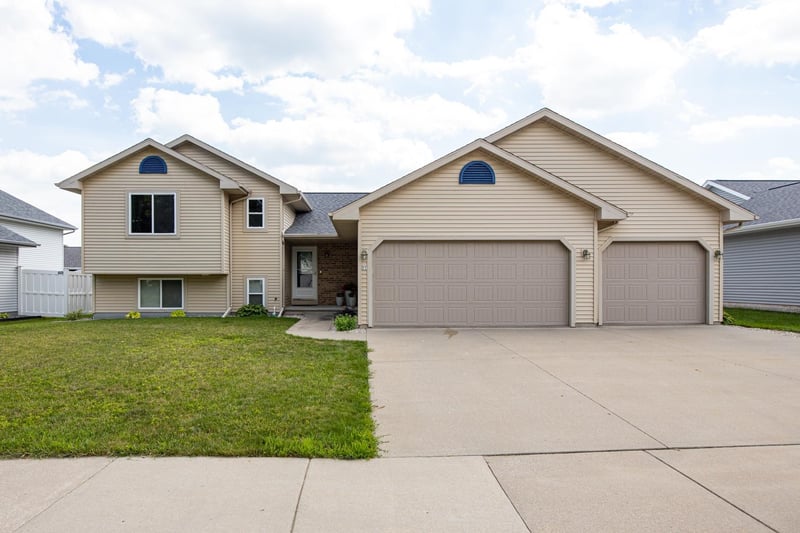 75 Jacob Ave, Oshkosh, WI 54902-7397
