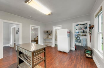 1123 Cass St, Green Bay, WI 54301