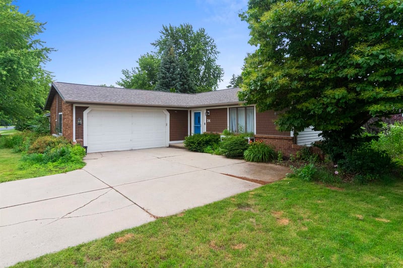 24 Greves Ct, Appleton, WI 54914