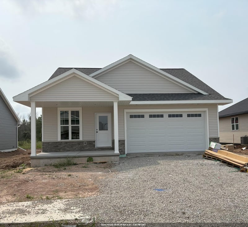 2209 Golden Gate Dr, Appleton, WI 54913