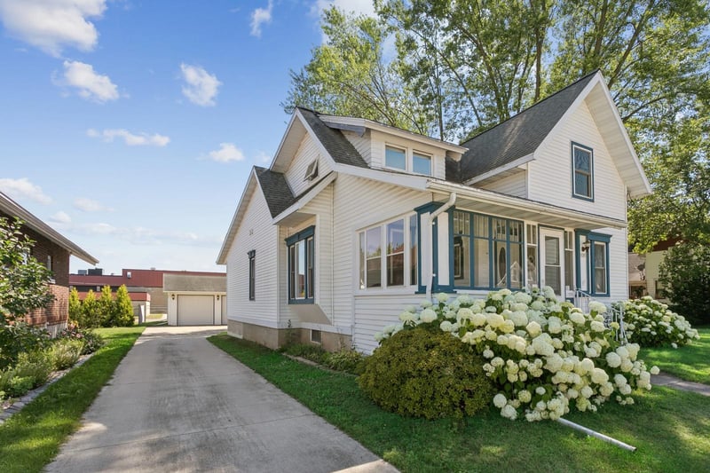 125 Trier St, Brillion, WI 54110