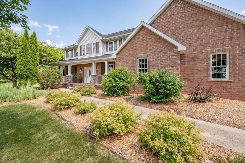 2756 Amethyst Ct, Green Bay, WI 54311