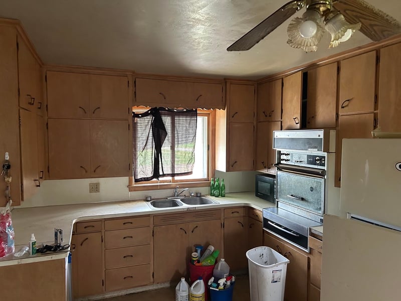W2337 County Rd E, Cecil, WI 54111
